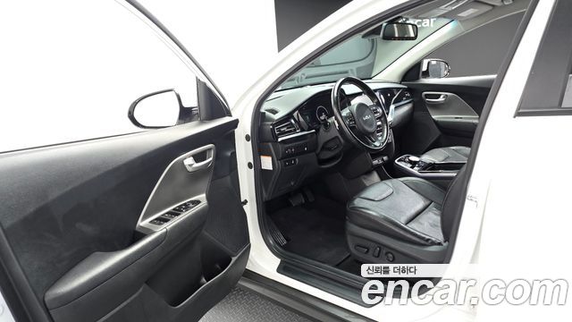 Kia Niro 2023 — photo 10