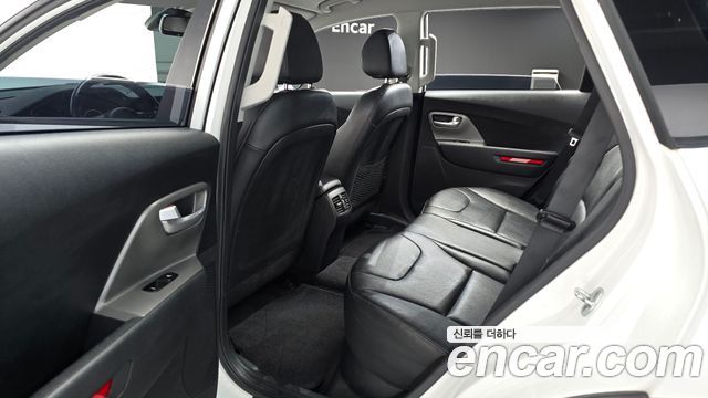 Kia Niro 2023 — photo 11