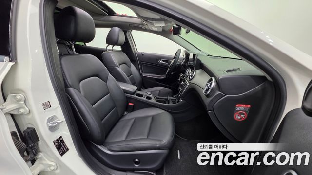 Mercedes-Benz GLA-Class 2015 — photo 10