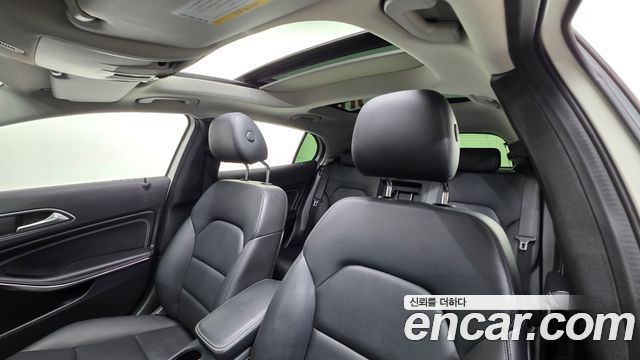 Mercedes-Benz GLA-Class 2015 — photo 11