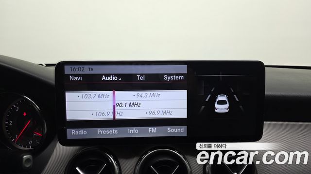 Mercedes-Benz GLA-Class 2015 — photo 18