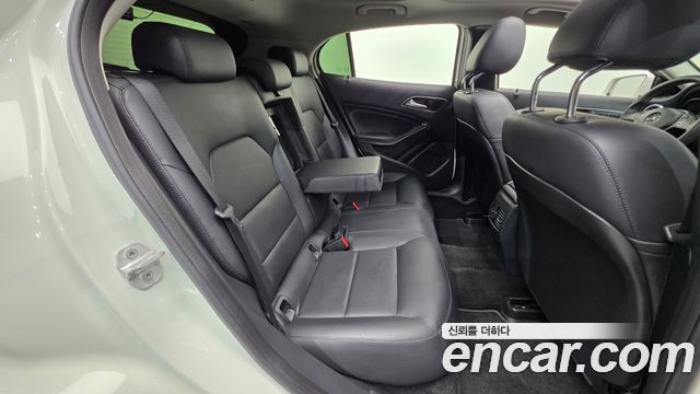 Mercedes-Benz GLA-Class 2015 — photo 19
