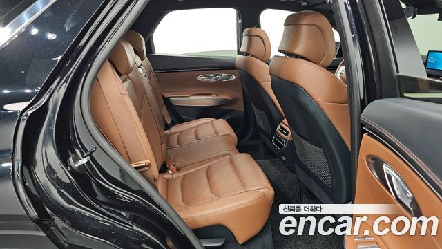 Genesis GV70 2022 — photo 18
