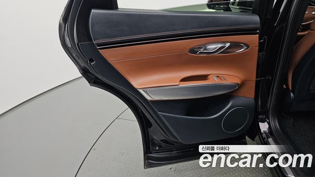 Genesis GV70 2022 — photo 15