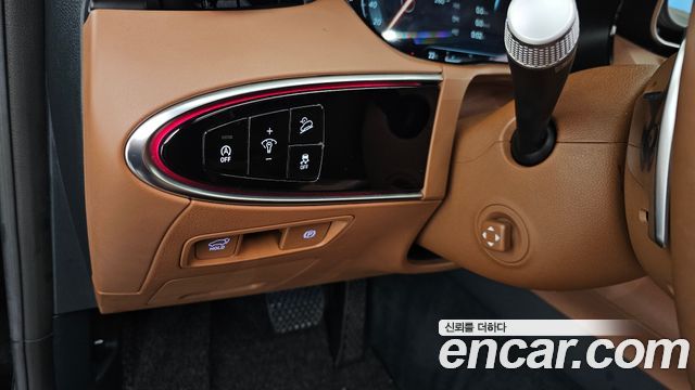 Genesis GV70 2022 — photo 27