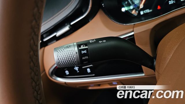 Genesis GV70 2022 — photo 28