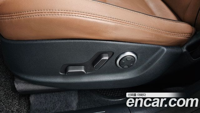 Genesis GV70 2022 — photo 30