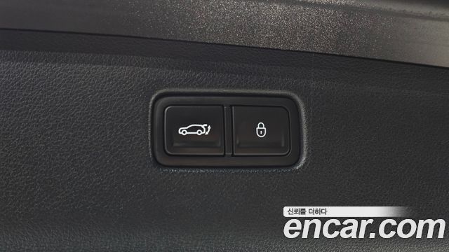 Genesis GV70 2022 — photo 34