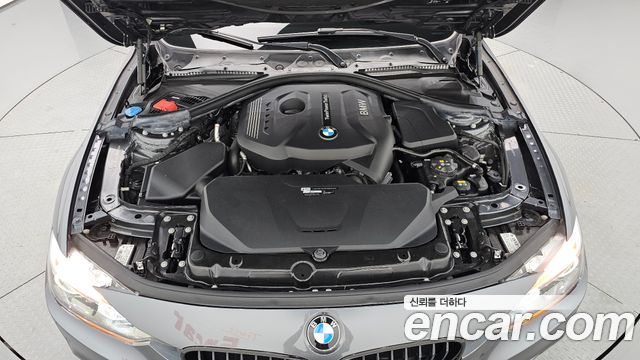 BMW 3-Series 2018 — photo 6