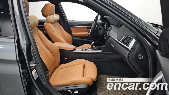 BMW 3-Series 2018 — photo 17