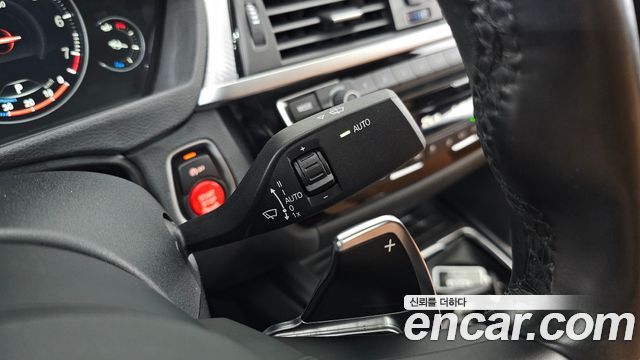 BMW 3-Series 2018 — photo 27