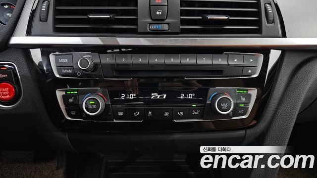 BMW 3-Series 2018 — photo 28