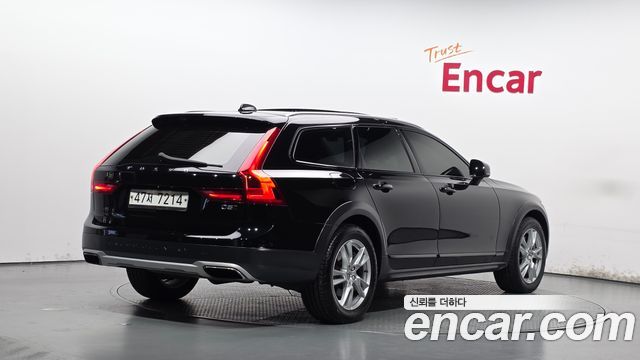 Volvo V90 2017 — photo 2