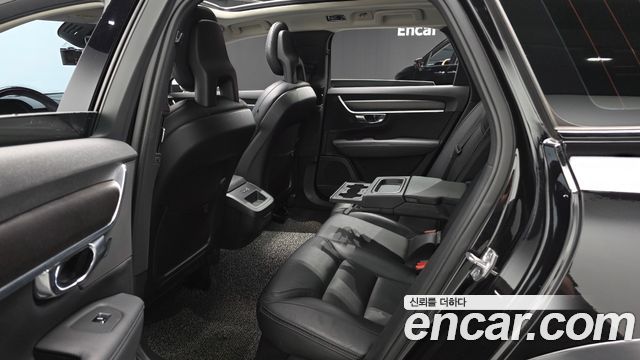 Volvo V90 2017 — photo 11