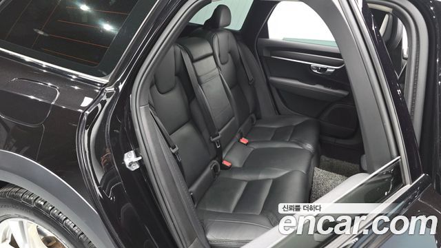 Volvo V90 2017 — photo 12