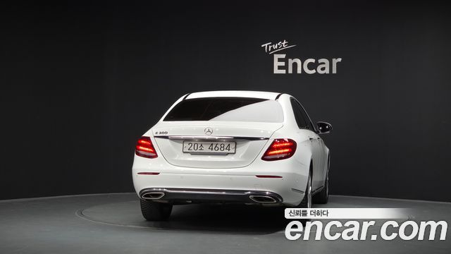 Mercedes-Benz E-Class 2019 — photo 4