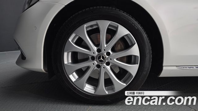 Mercedes-Benz E-Class 2019 — photo 5