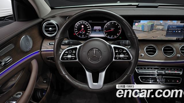 Mercedes-Benz E-Class 2019 — photo 19