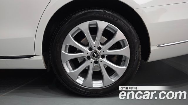 Mercedes-Benz E-Class 2019 — photo 7