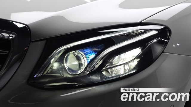 Mercedes-Benz E-Class 2019 — photo 8