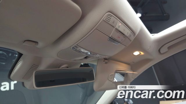 Mercedes-Benz E-Class 2019 — photo 32
