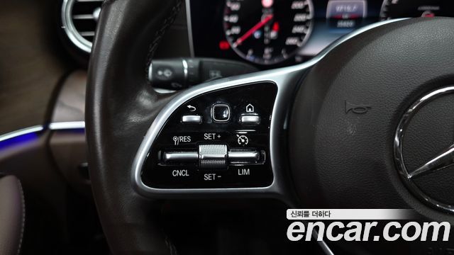 Mercedes-Benz E-Class 2019 — photo 34