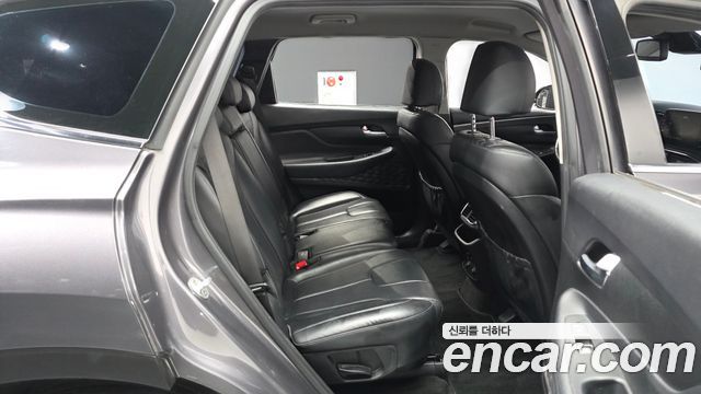 Hyundai Santafe 2019 — photo 18