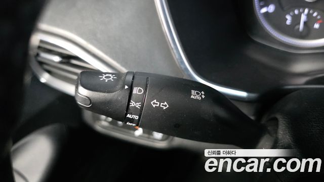 Hyundai Santafe 2019 — photo 29