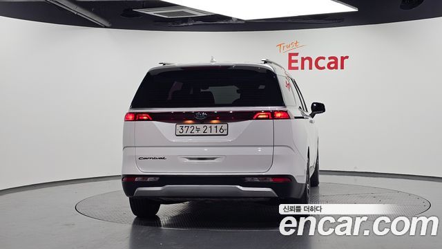Kia Canival 2021 — photo 4