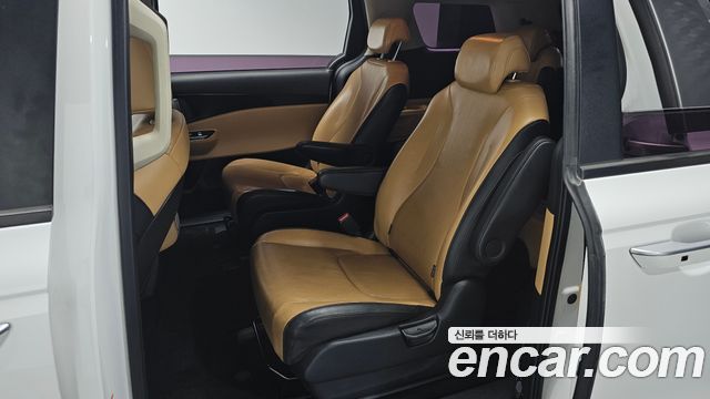 Kia Canival 2021 — photo 18