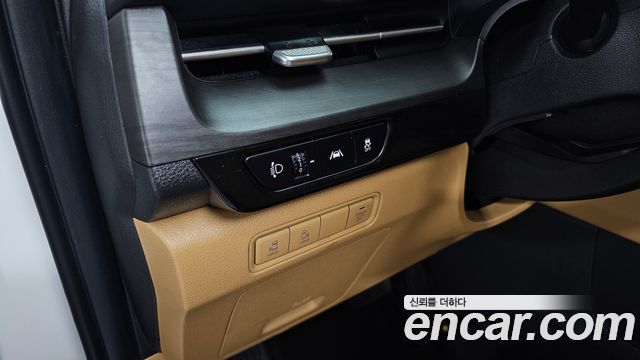 Kia Canival 2021 — photo 23