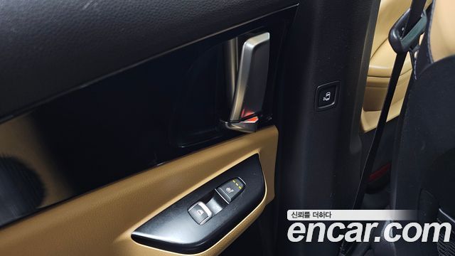 Kia Canival 2021 — photo 24