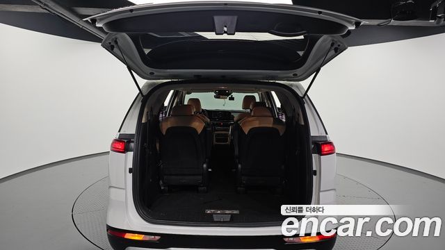Kia Canival 2021 — photo 26