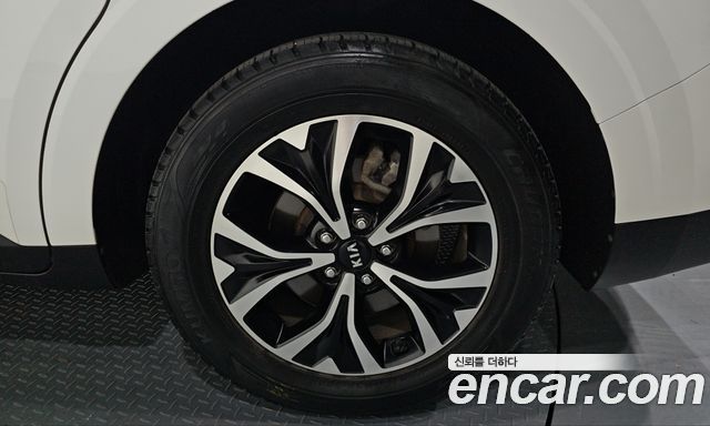 Kia Canival 2021 — photo 7