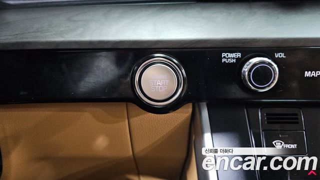 Kia Canival 2021 — photo 28