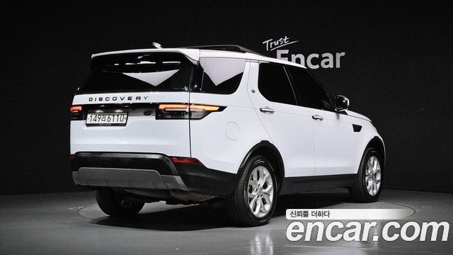 Land Rover Discovery 2018 — photo 2