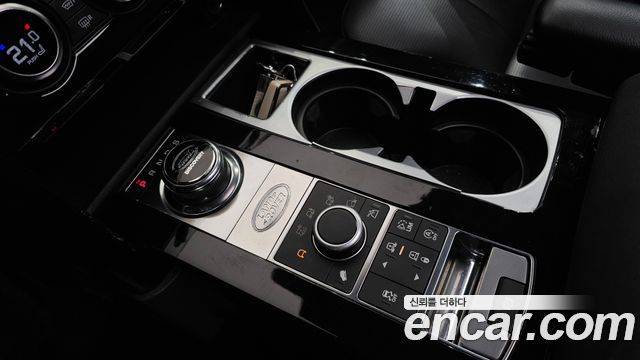 Land Rover Discovery 2018 — photo 9