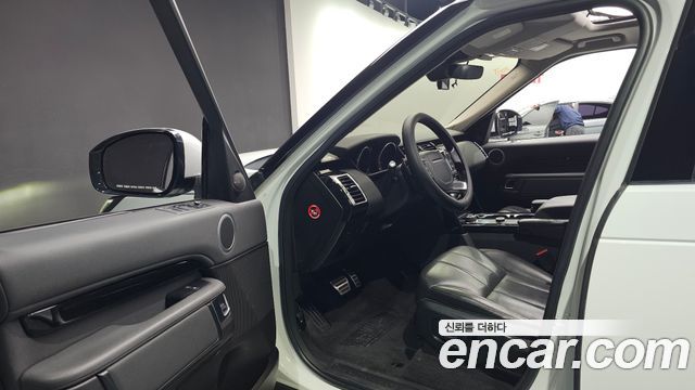 Land Rover Discovery 2018 — photo 10