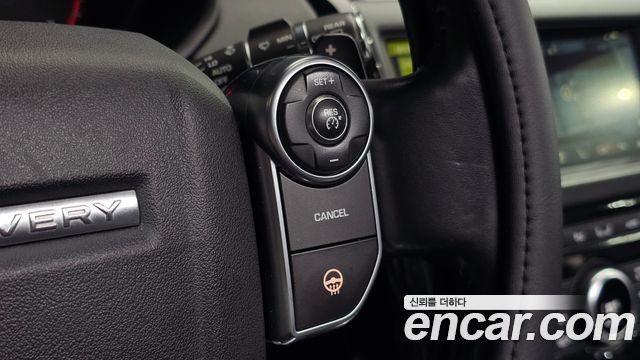 Land Rover Discovery 2018 — photo 15