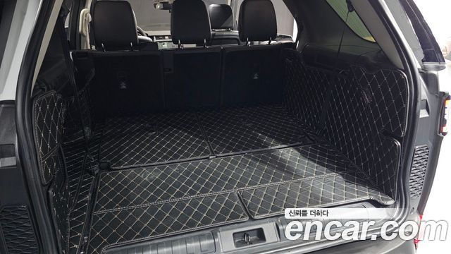Land Rover Discovery 2018 — photo 20