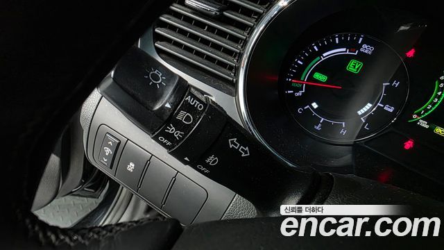 Kia K5 2013 — photo 17