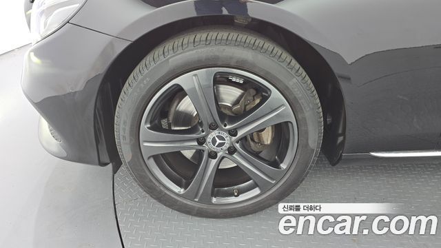 Mercedes-Benz E-Class 2018 — photo 5