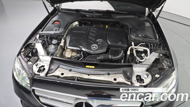 Mercedes-Benz E-Class 2018 — photo 6