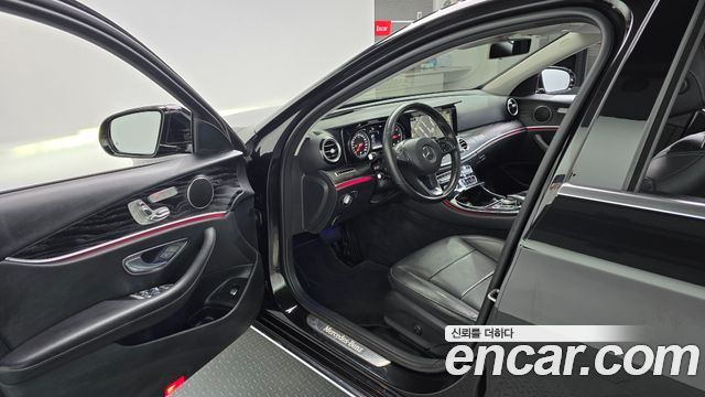 Mercedes-Benz E-Class 2018 — photo 13