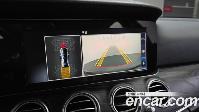 Mercedes-Benz E-Class 2018 — photo 20