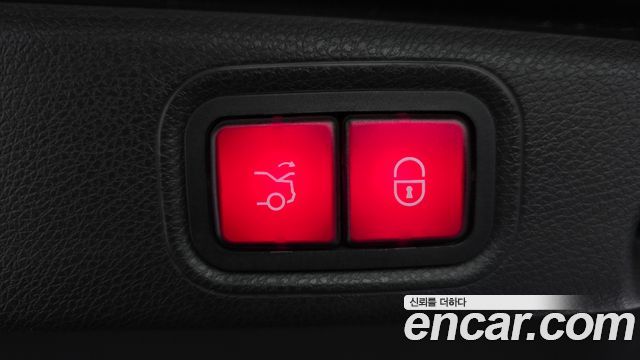 Mercedes-Benz E-Class 2018 — photo 22