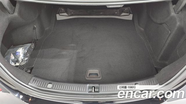 Mercedes-Benz E-Class 2018 — photo 23