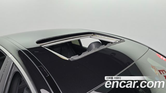 Mercedes-Benz E-Class 2018 — photo 28
