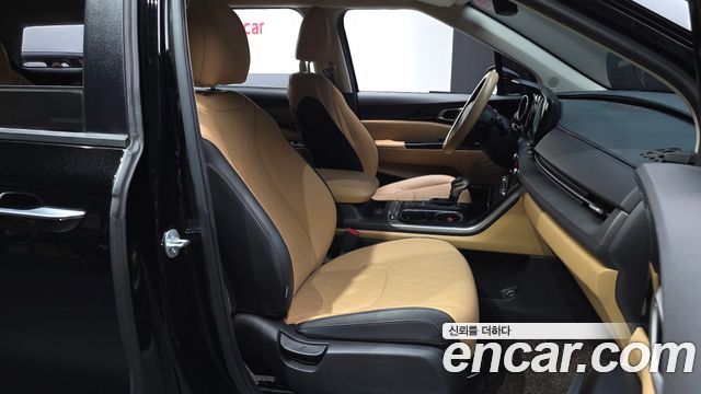 Kia Canival 2023 — photo 11