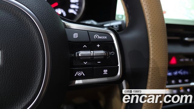 Kia Canival 2023 — photo 19